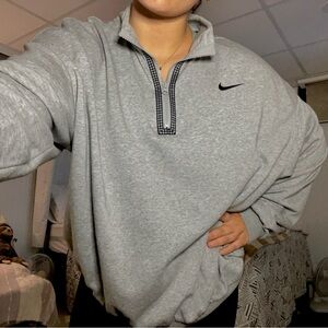 Grey Nike quarter zip sweatshirtl